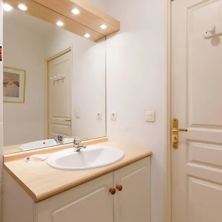 Palmier Calme, 2 Chambres, 2 Salle De Bains, 2 Wc, Clim, Parking *